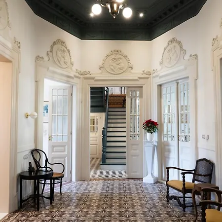 Villa Grand 1930s Mansion In Chania Old Town With Garden La Canea