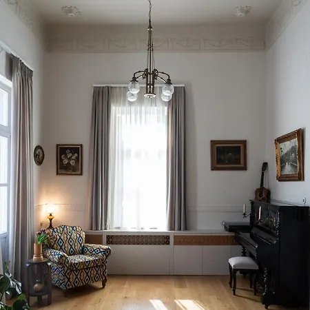 Villa Grand 1930s Mansion In Chania Old Town With Garden