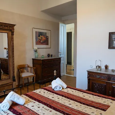 Villa Grand 1930s Mansion In Chania Old Town With Garden La Canea