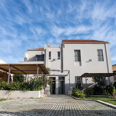 Villa Grand 1930s Mansion In Chania Old Town With Garden La Canea