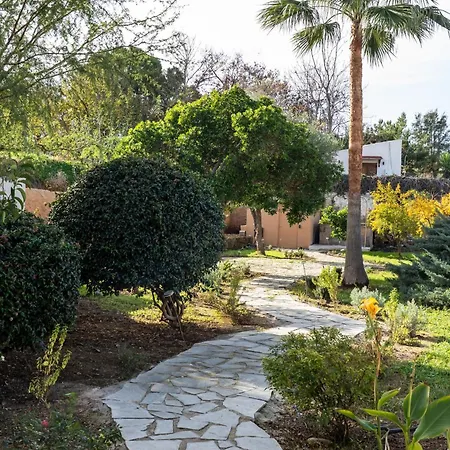Villa Grand 1930s Mansion In Chania Old Town With Garden