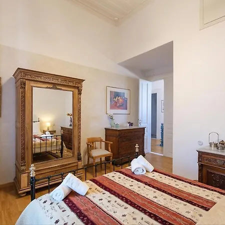 Grand 1930s Mansion In Chania Old Town With Garden * Chania (Crete)