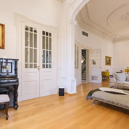 Villa Grand 1930s Mansion In Chania Old Town With Garden