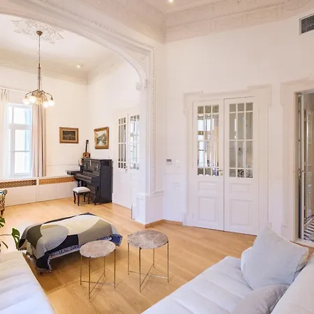 Grand 1930s Mansion In Chania Old Town With Garden Villa La Canea