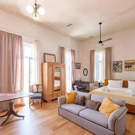 Villa Grand 1930s Mansion In Chania Old Town With Garden
