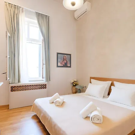 Villa Grand 1930s Mansion In Chania Old Town With Garden *
