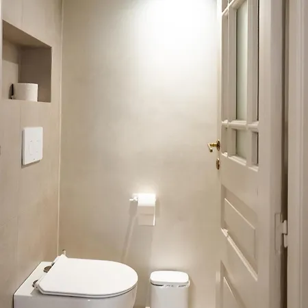 Villa Grand 1930s Mansion In Chania Old Town With Garden La Canea