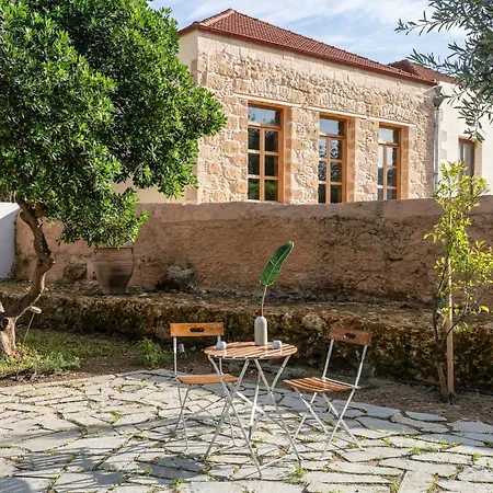 Villa Grand 1930s Mansion In Chania Old Town With Garden *