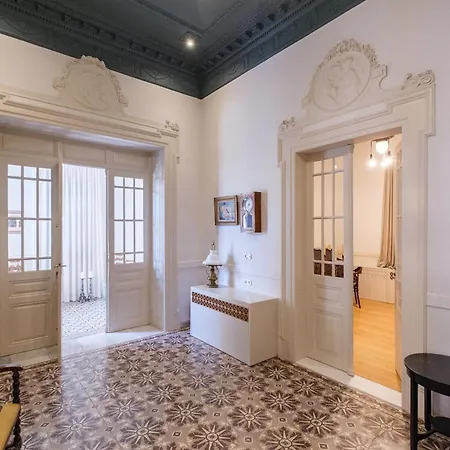 Villa Grand 1930s Mansion In Chania Old Town With Garden *