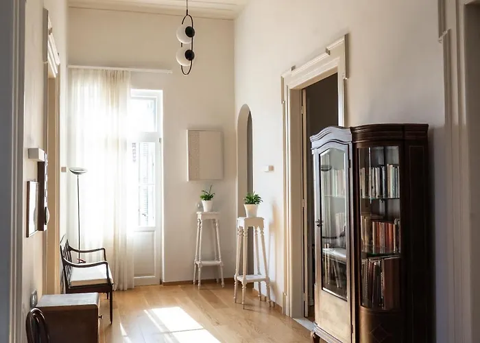 Villa Grand 1930S Mansion In Chania Old Town With Garden