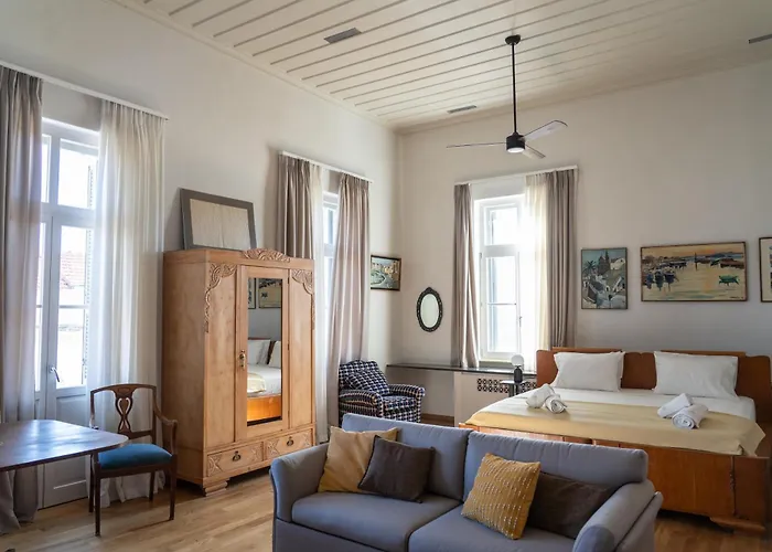 Grand 1930S Mansion In Chania Old Town With Garden *