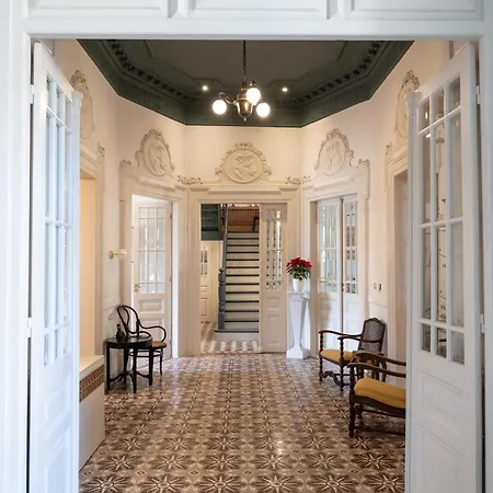 Villa Grand 1930s Mansion In Chania Old Town With Garden Hanya