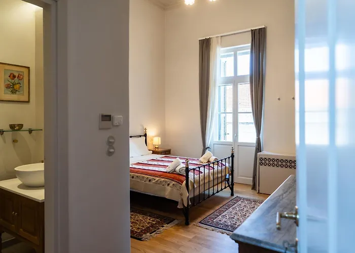 Grand 1930S Mansion In Chania Old Town With Garden *