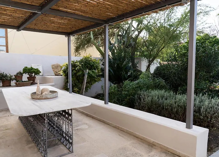 Grand 1930S Mansion In Chania Old Town With Garden *