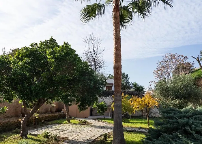 Grand 1930S Mansion In Chania Old Town With Garden